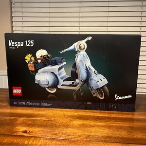 LEGO Vespa 125 in Light Blue